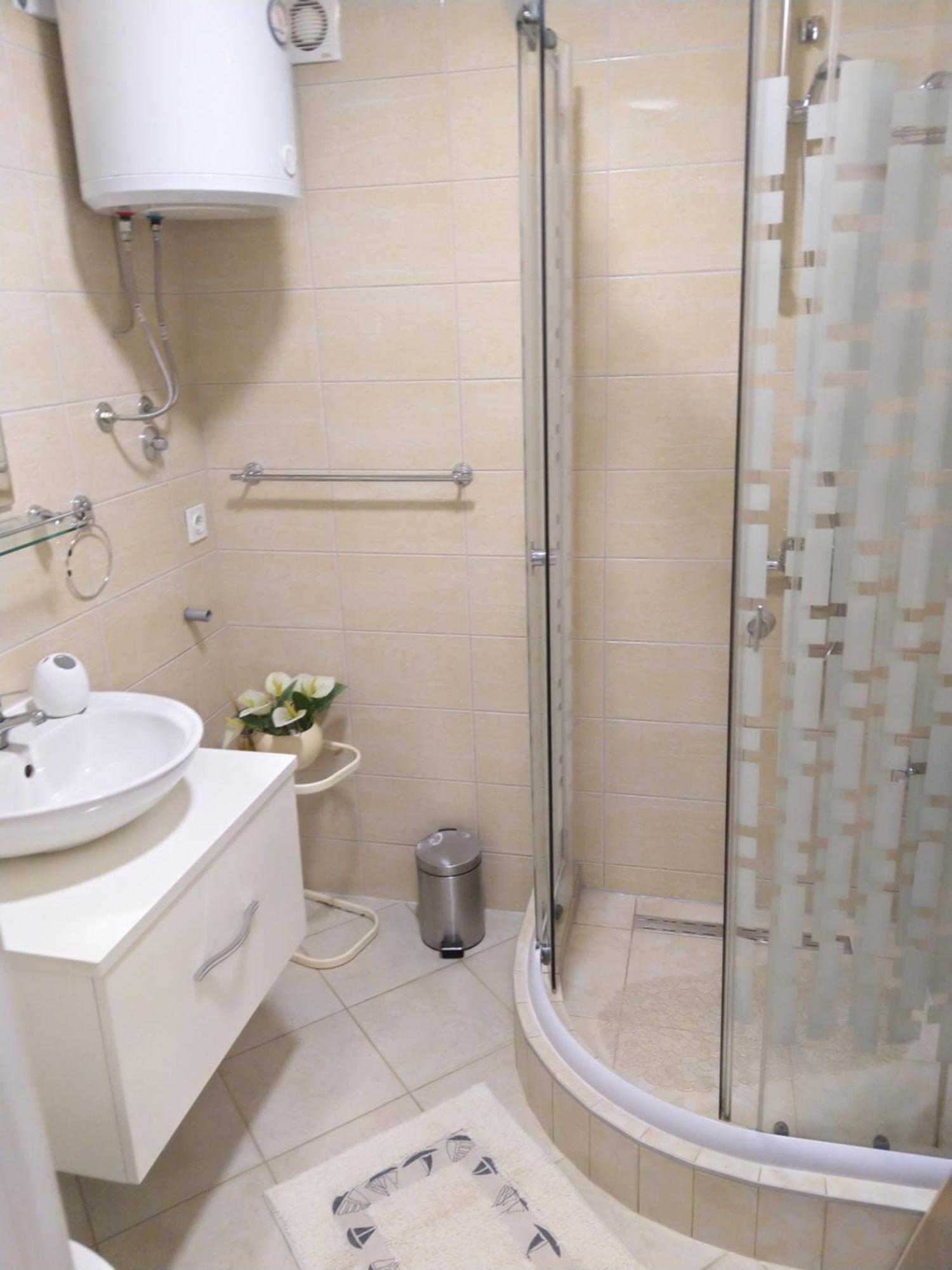 Apartments Edo Вис Екстериор снимка