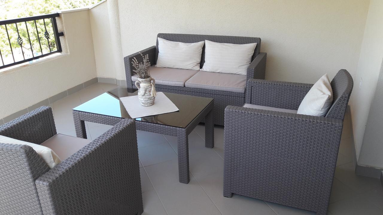 Apartments Edo Вис Екстериор снимка